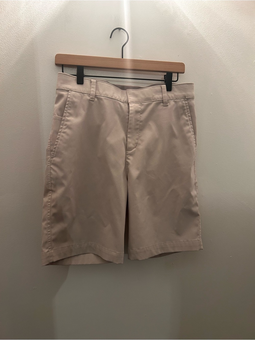 Nike Men's Tan Flat-Front Chino Shorts